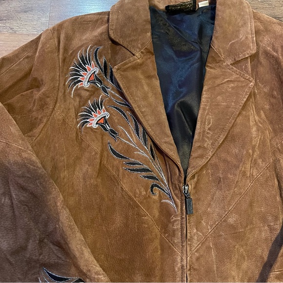 Vintage | Bob Mackie | Wearable Art Brown Embroidered Suede Jacket - Picture 5 of 13